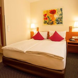 Central Hotel Loewen